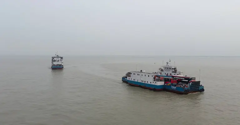 পাটুরিয়া-দৌলতদিয়ায় ফেরি চলাচল শুরু
